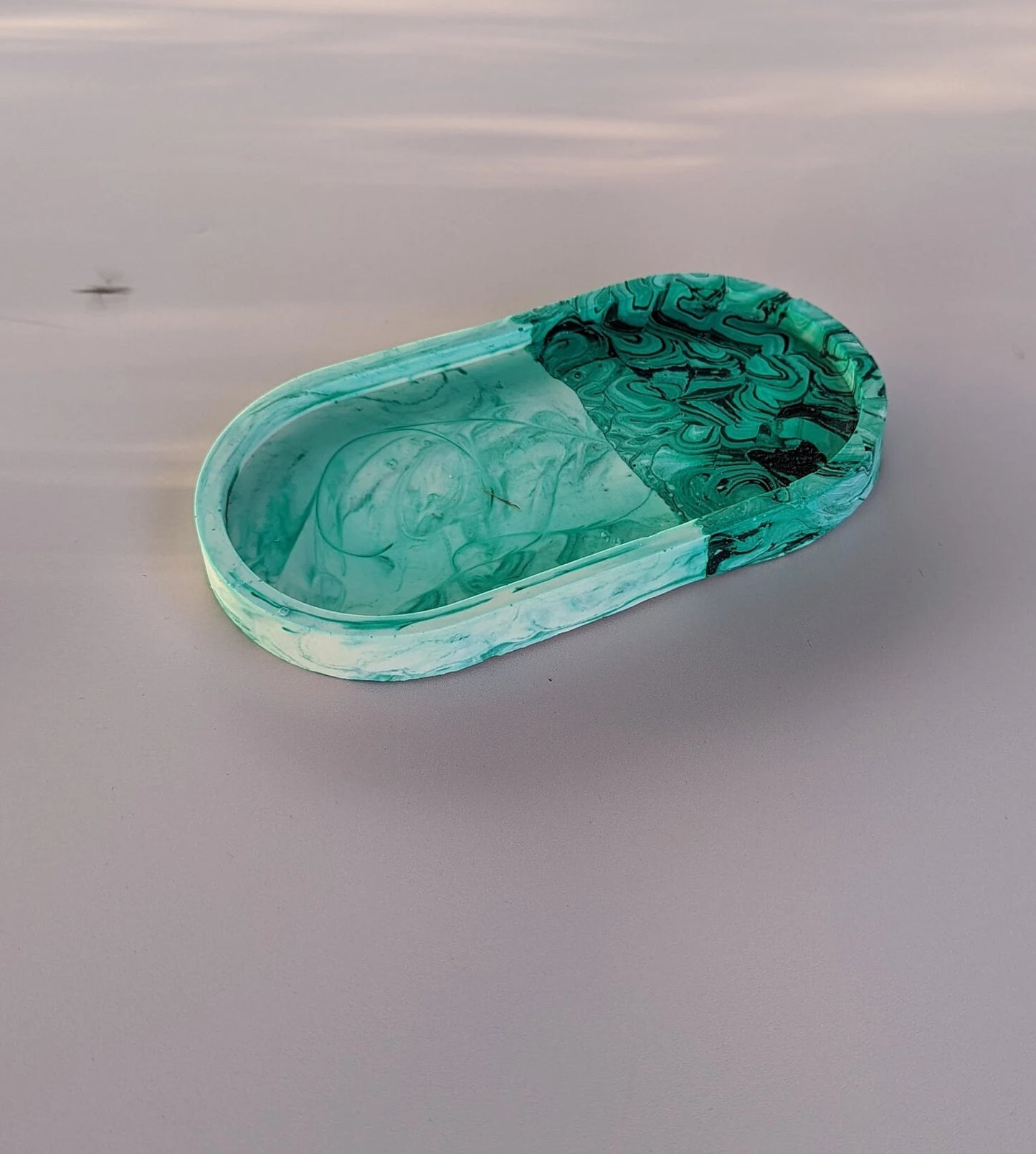 Handmade Jesmonite Tray - Green & White