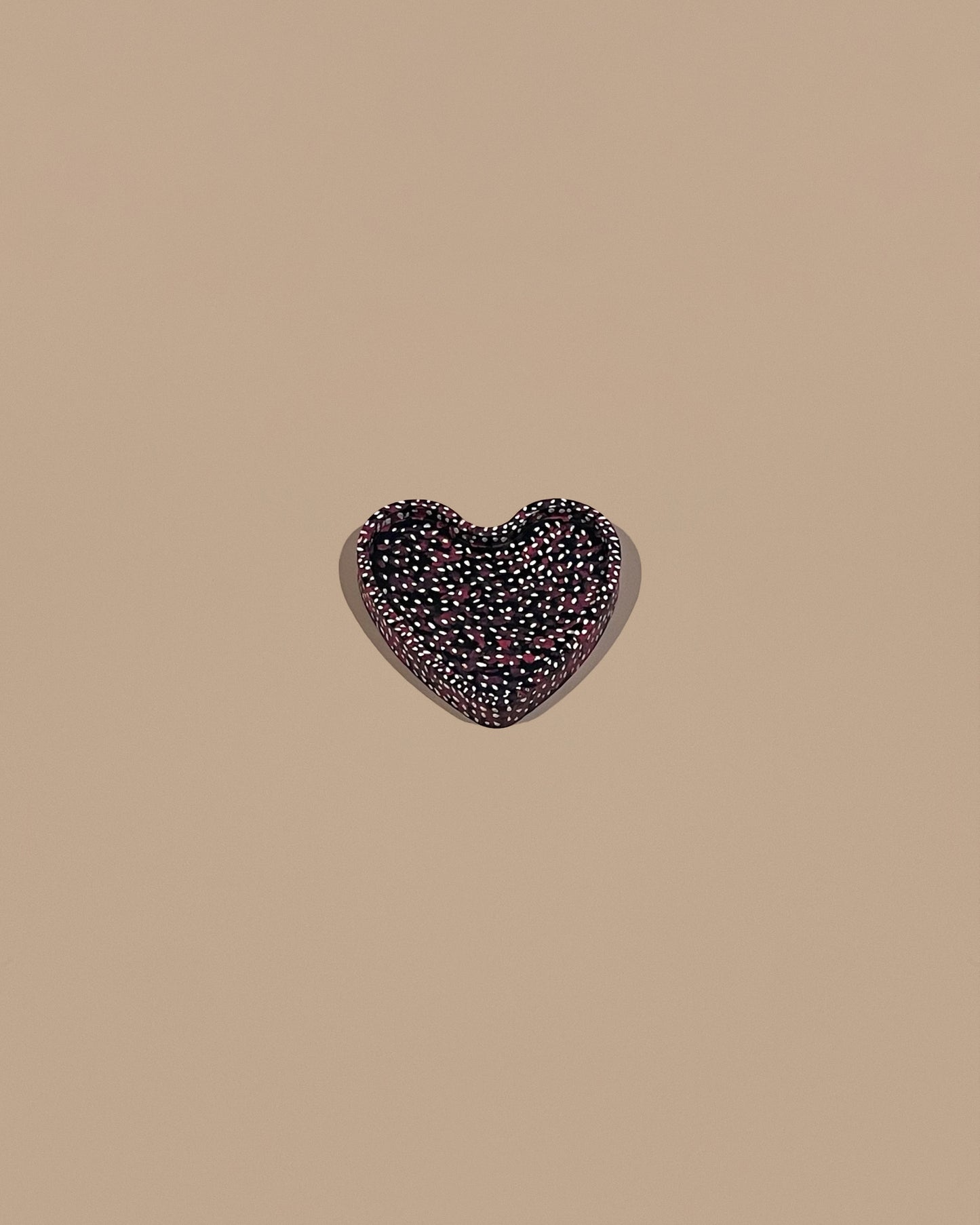 Dark Blue Heart-Shaped Jesmonite Tray – Hand-Painted Pink & White Speckled Design