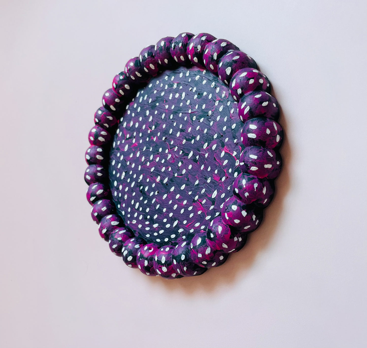 Dark Blue Jesmonite Tray – Hand-Painted Pink & White Speckled Design with Beaded Edge
