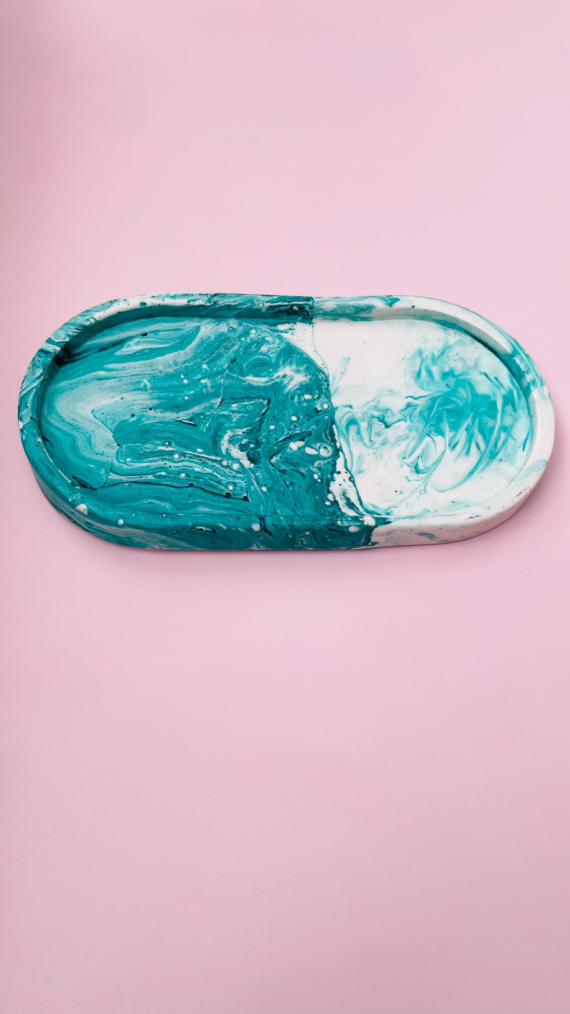 Handmade Jesmonite Tray - Green & White