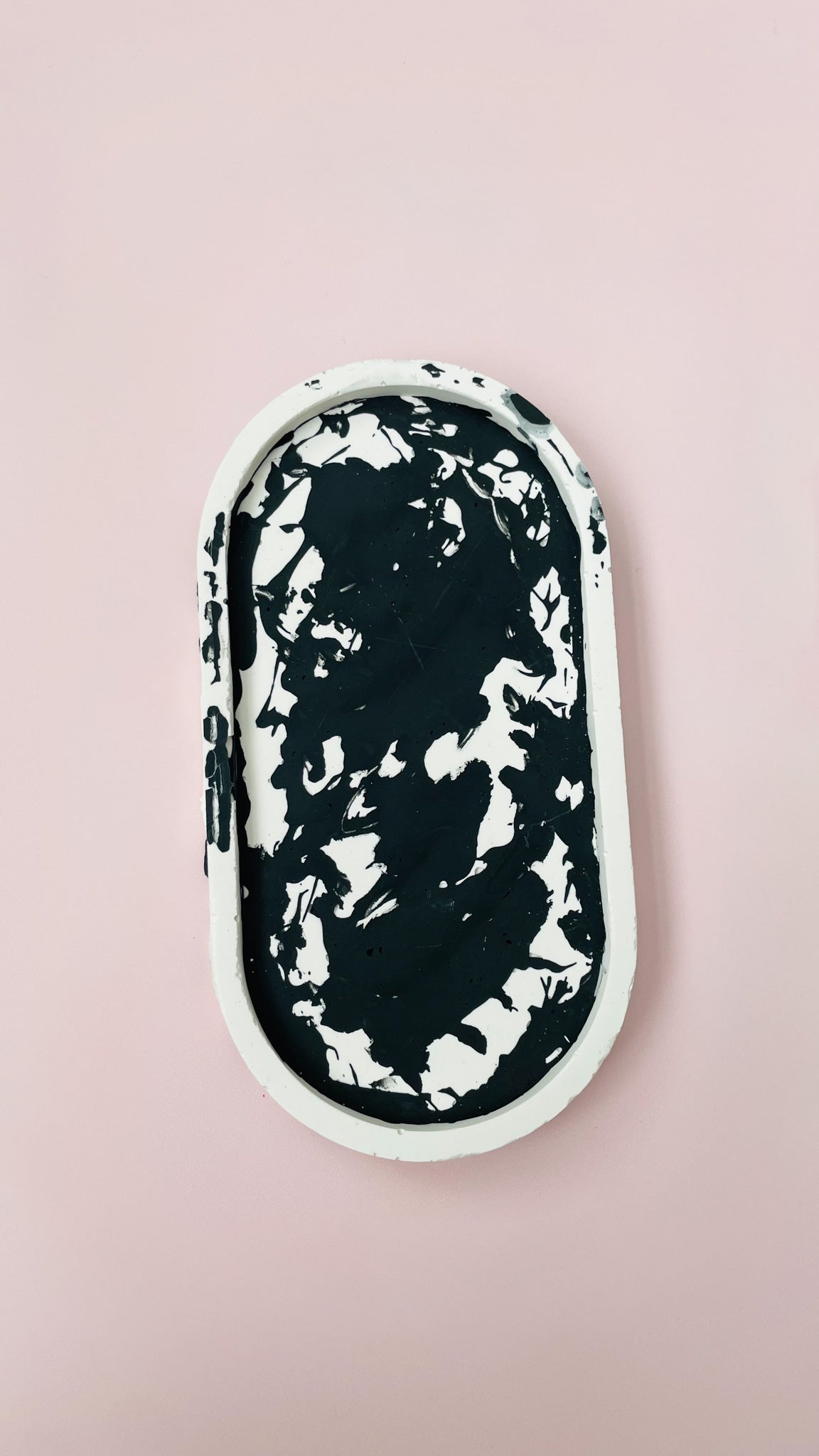 Handmade Jesmonite Tray - Black & White