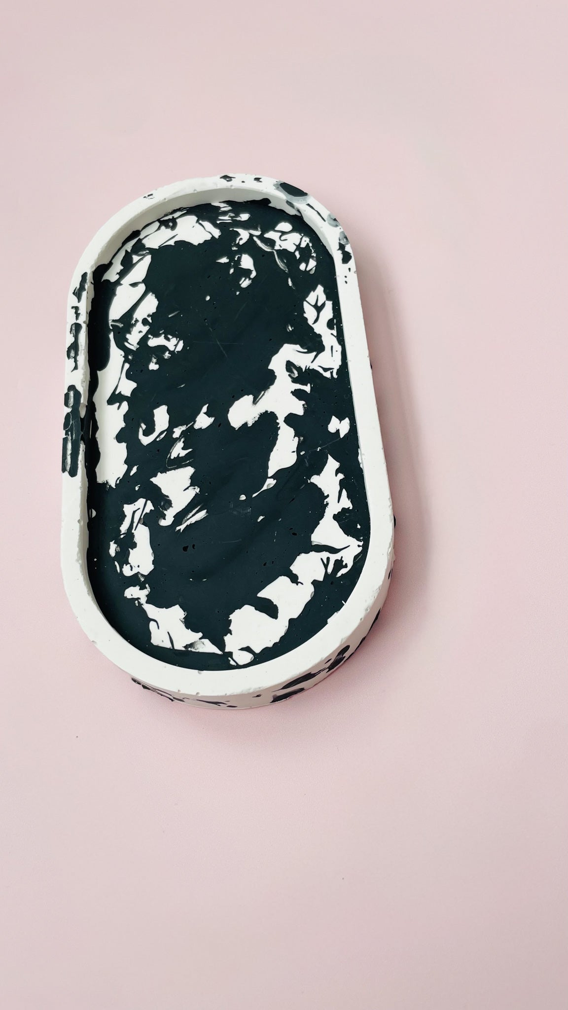 Handmade Jesmonite Tray - Black & White