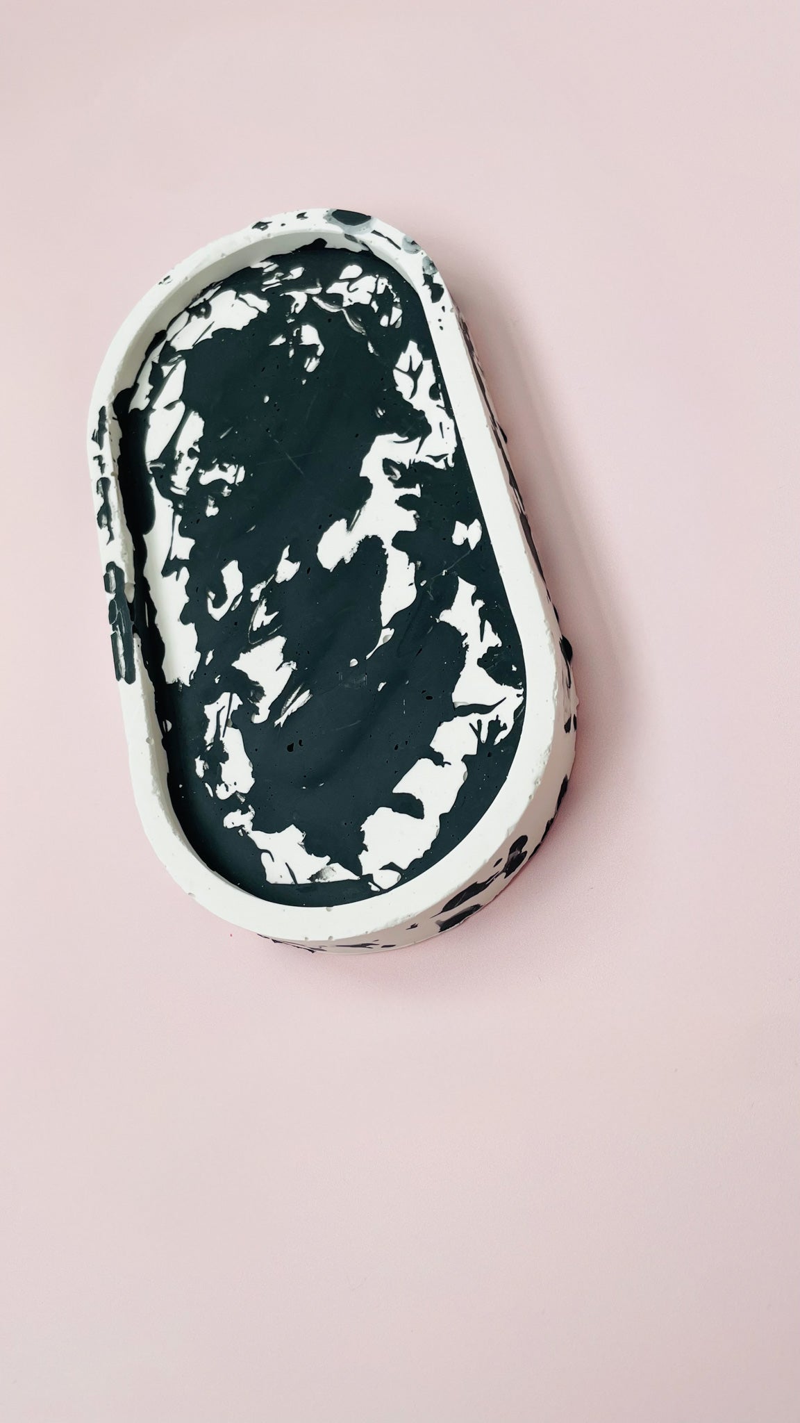 Handmade Jesmonite Tray - Black & White