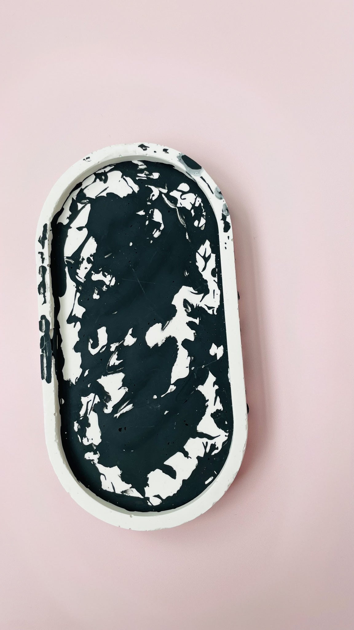 Handmade Jesmonite Tray - Black & White