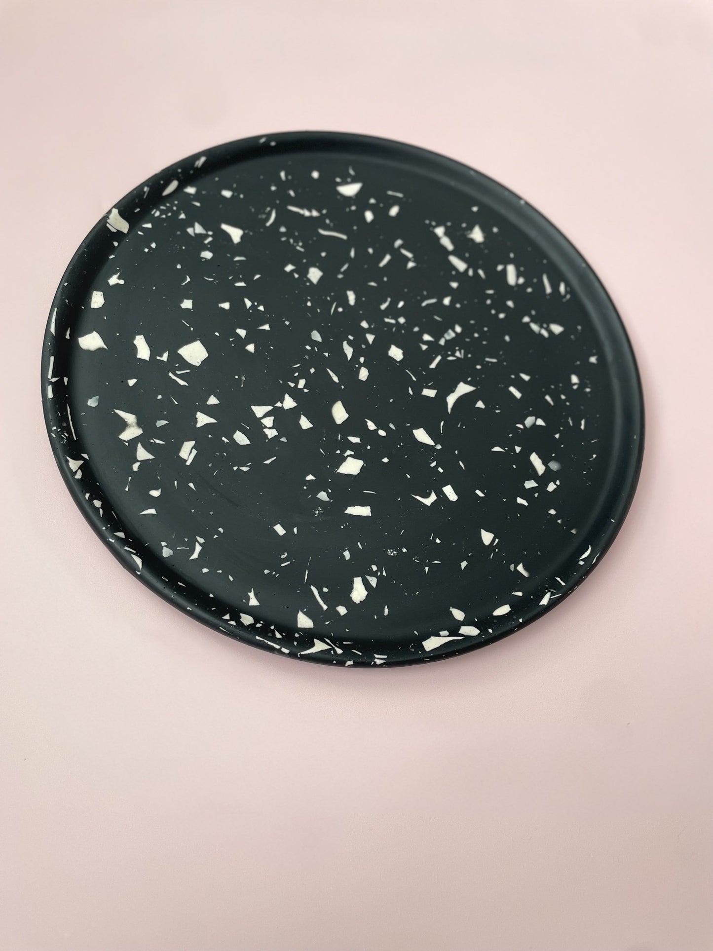 Round Jesmonite Terrazzo Tray - Black & White