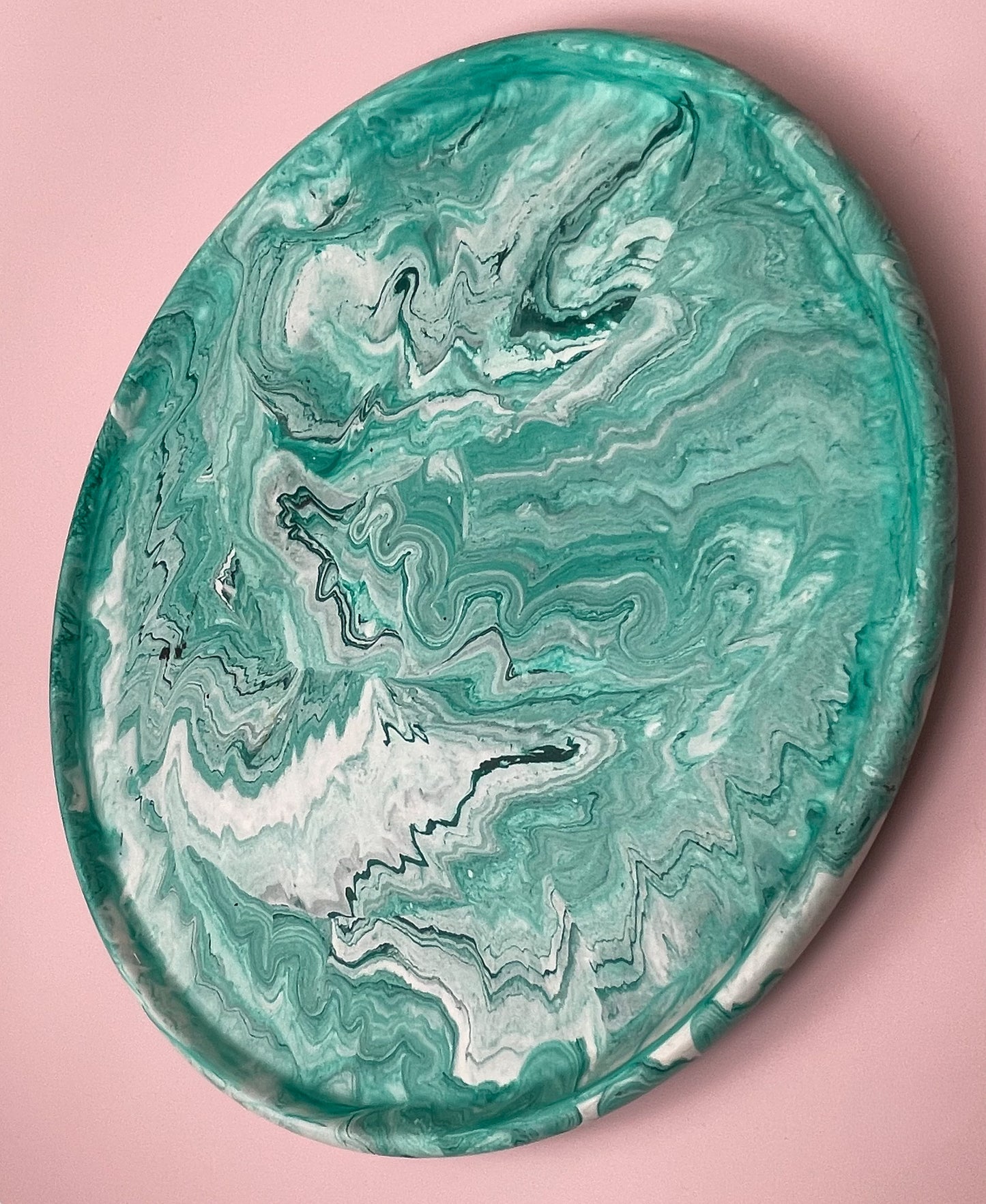 Handmade Round Jesmonite Tray - Green & White