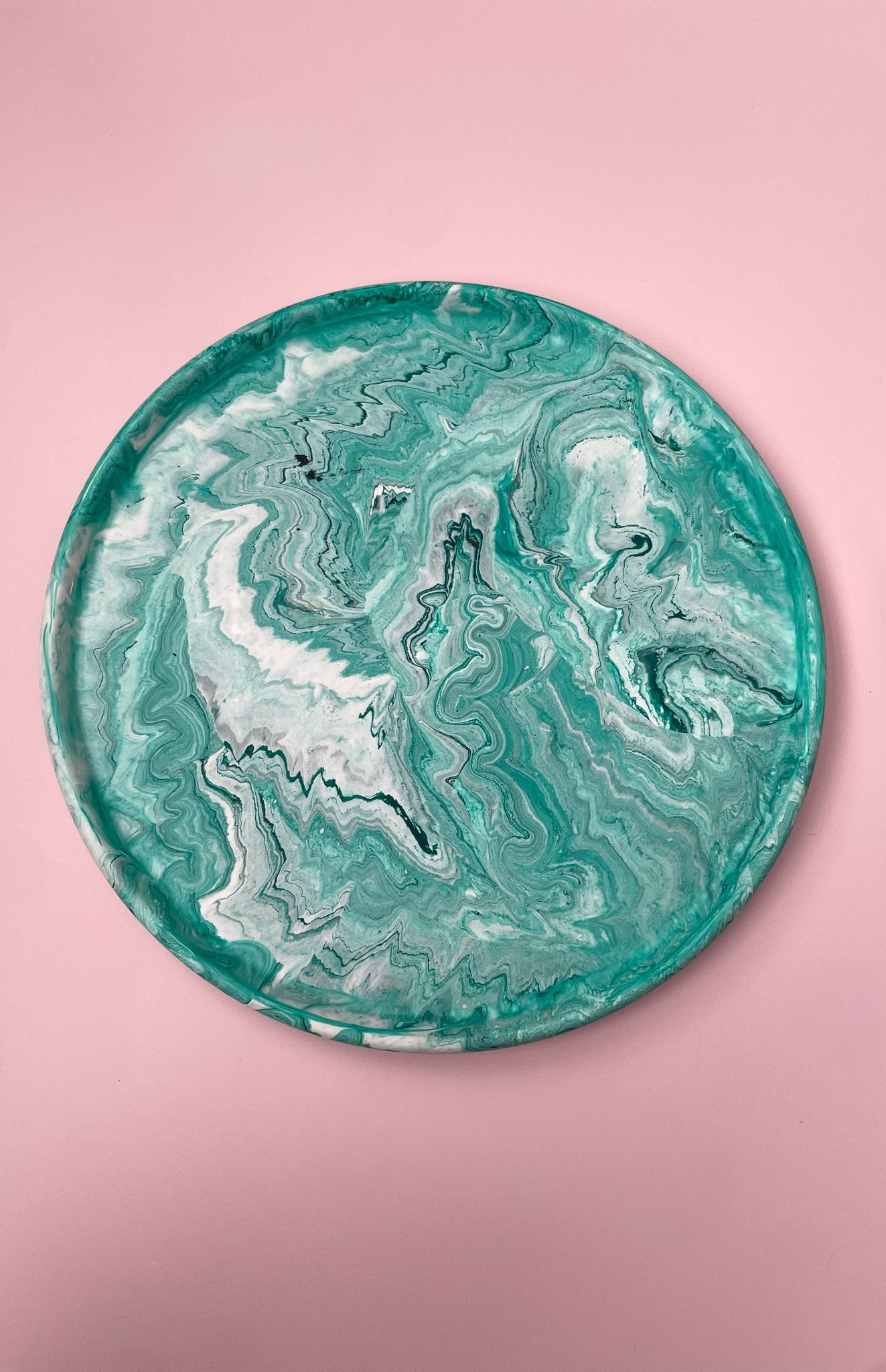Handmade Round Jesmonite Tray - Green & White