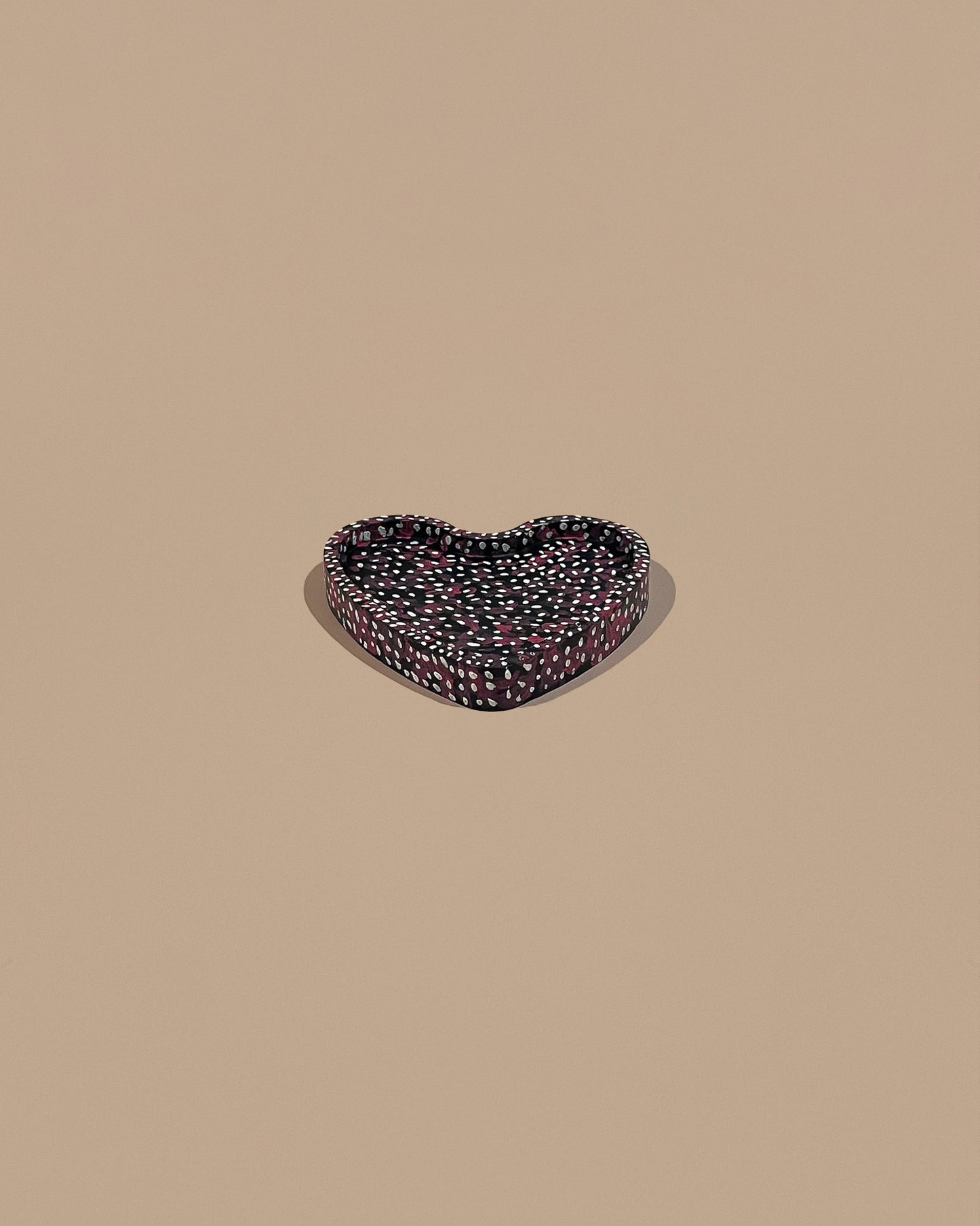 Dark Blue Heart-Shaped Jesmonite Tray – Hand-Painted Pink & White Speckled Design